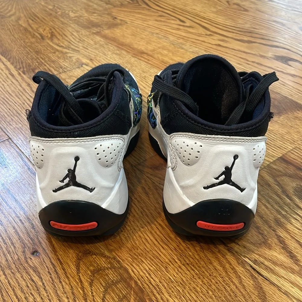 Boy’s Jordan Zion 2 Noah White Black Multi-Color (TD) Sneakers. Size 6Y.